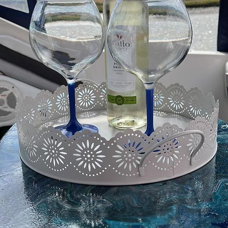 Cuxton Floatsyerboat酒店 外观 照片